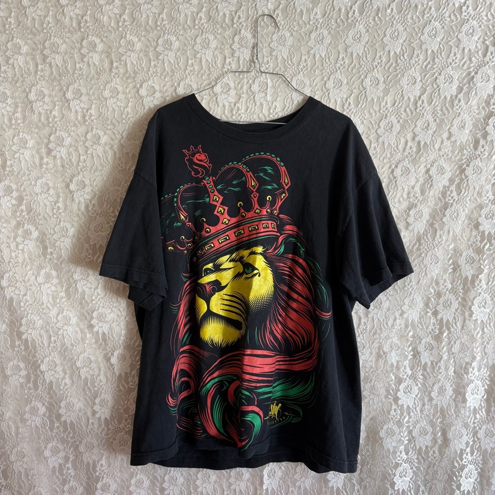 Black Graphic T-Shirt with Lion Design